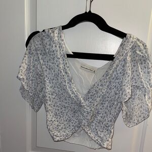 Abercrombie floral cropped short sleeve shirt